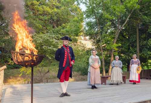 revolutionary-points-of-view-colonial-williamsburg-night-
