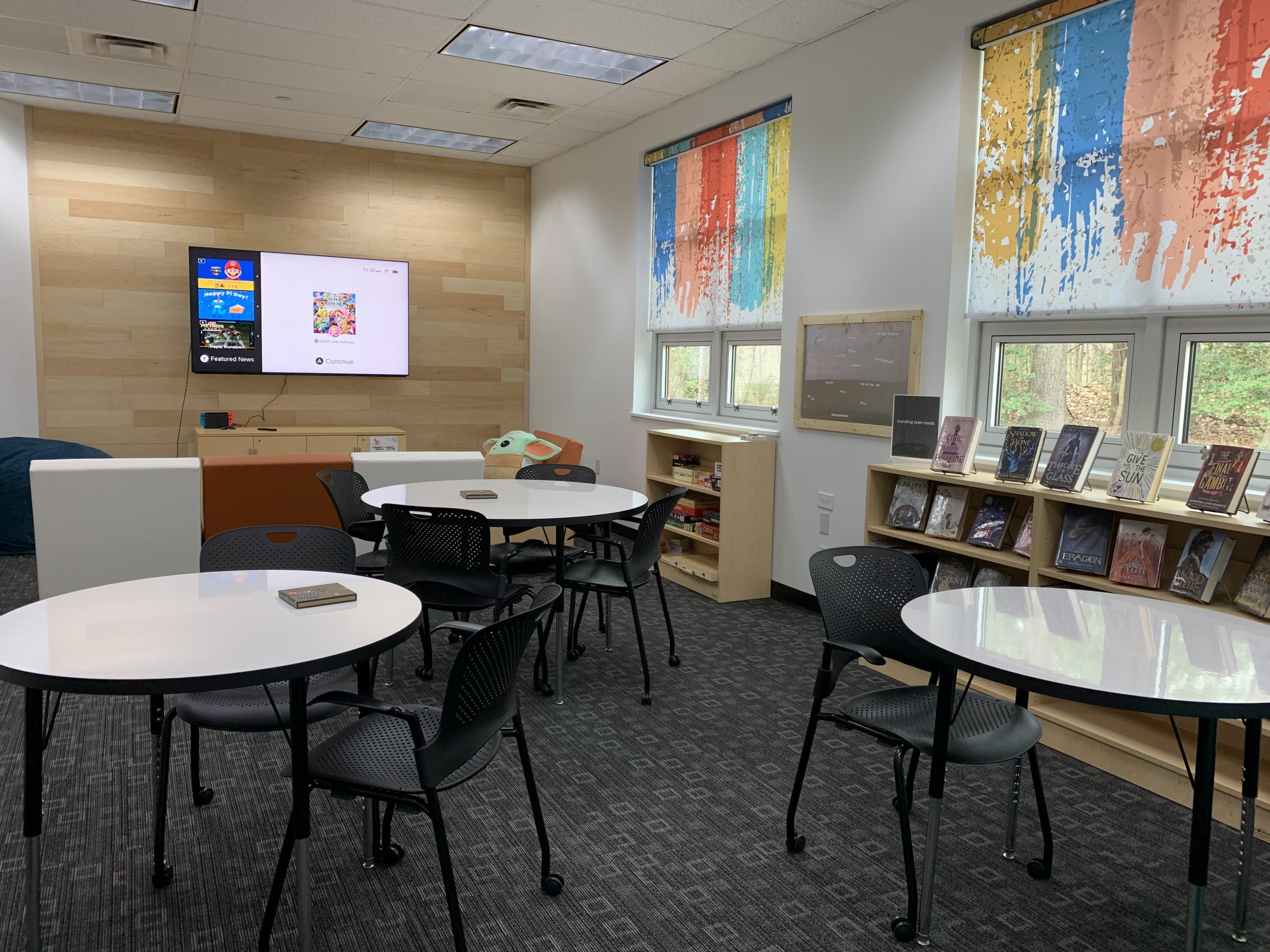 Teen-Room-tables-and-books-scaled